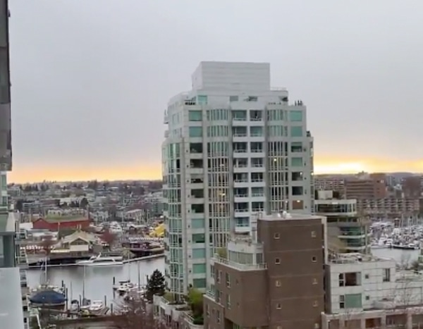 Vancouver Residents Hold Nightly Cheer in Support of Health Care Workers